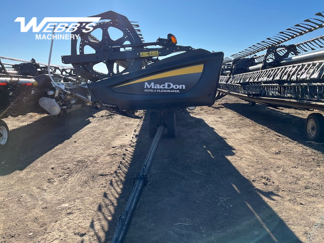 2014 MacDon FD75-40 Header Combine