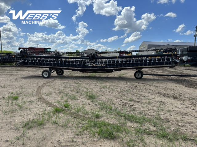 2014 MacDon FD75-40 Header Combine