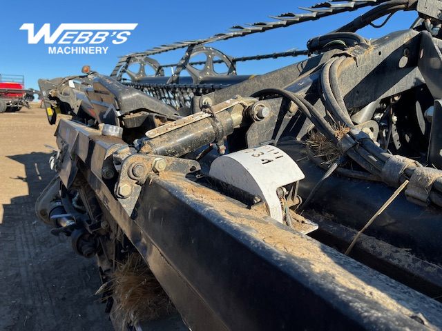 2014 MacDon FD75-40 Header Combine