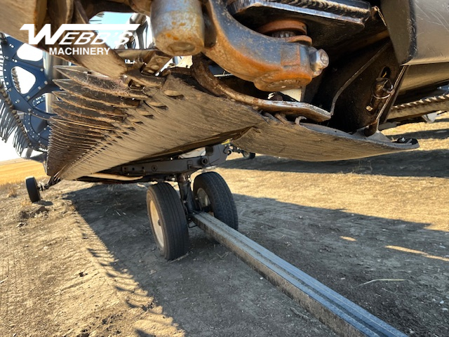 2014 MacDon FD75-40 Header Combine