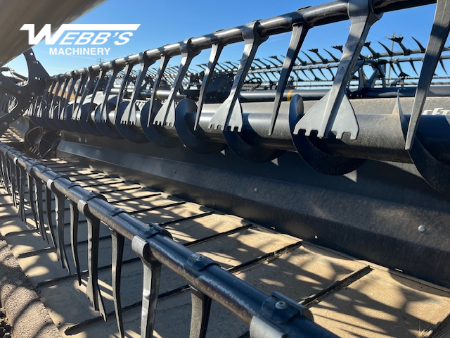 2014 MacDon FD75-40 Header Combine