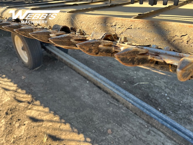 2014 MacDon FD75-40 Header Combine