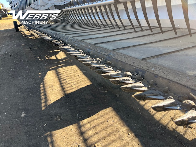 2025 MacDon FD250 Header Combine