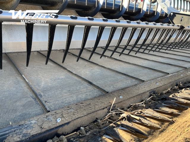 2025 MacDon FD250 Header Combine