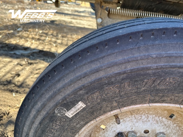 2025 MacDon FD250 Header Combine