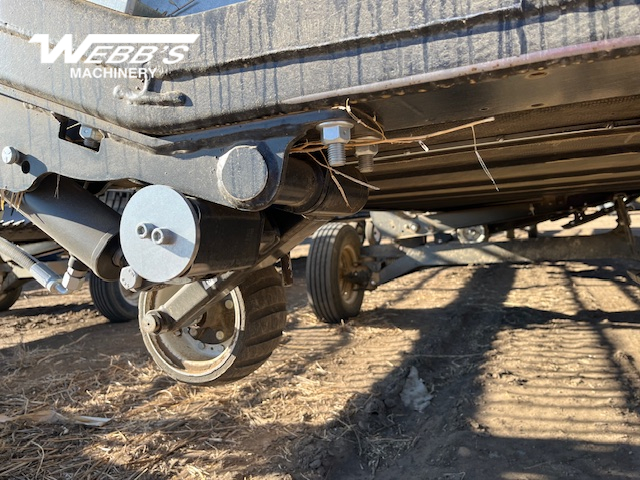 2025 MacDon FD250 Header Combine