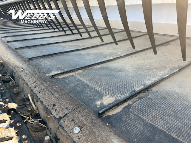 2025 MacDon FD250 Header Combine