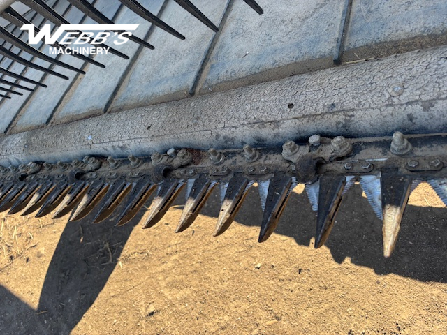 2025 MacDon FD250 Header Combine