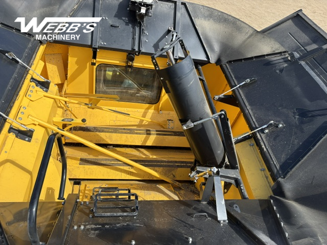2025 New Holland CR9.90Z Combine