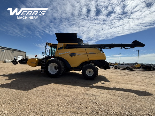 2025 New Holland CR9.90Z Combine