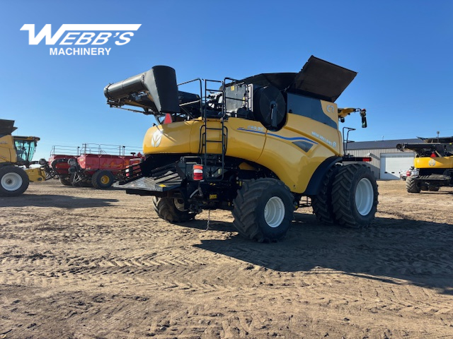 2025 New Holland CR9.90Z Combine