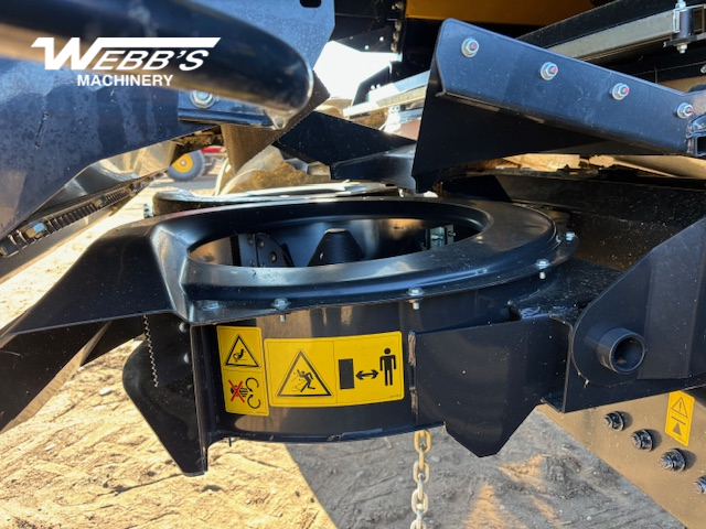 2025 New Holland CR9.90Z Combine