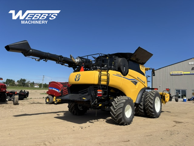 2025 New Holland CR9.90Z Combine