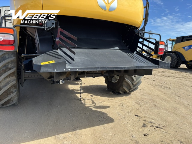 2025 New Holland CR9.90Z Combine