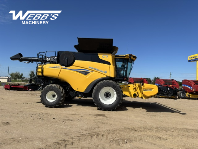 2025 New Holland CR9.90Z Combine