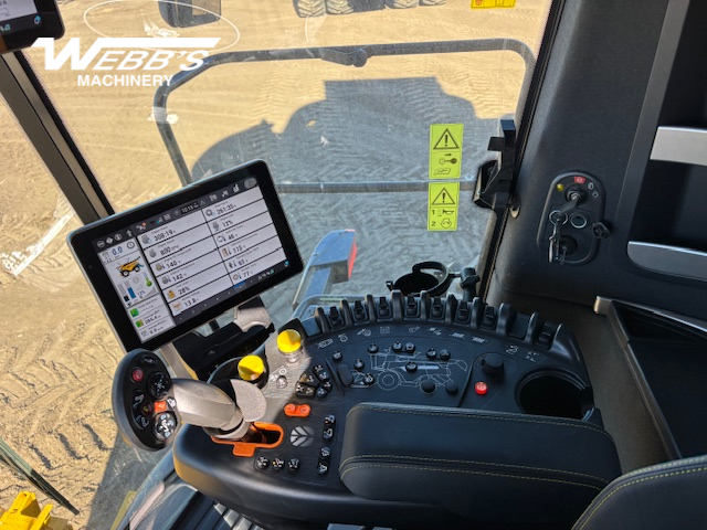 2025 New Holland CR9.90Z Combine