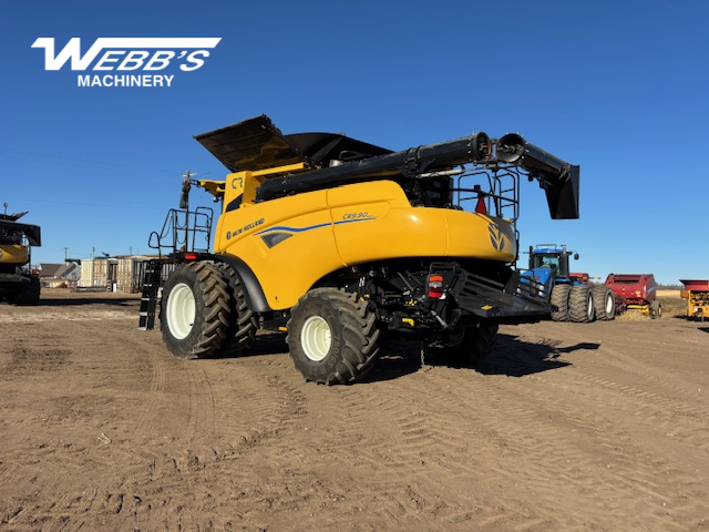 2025 New Holland CR9.90Z Combine