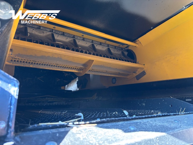 2025 New Holland CR9.90Z Combine