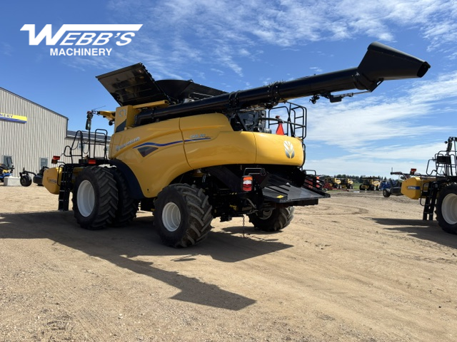 2025 New Holland CR9.90Z Combine