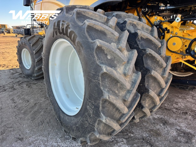 2025 New Holland CR9.90Z Combine