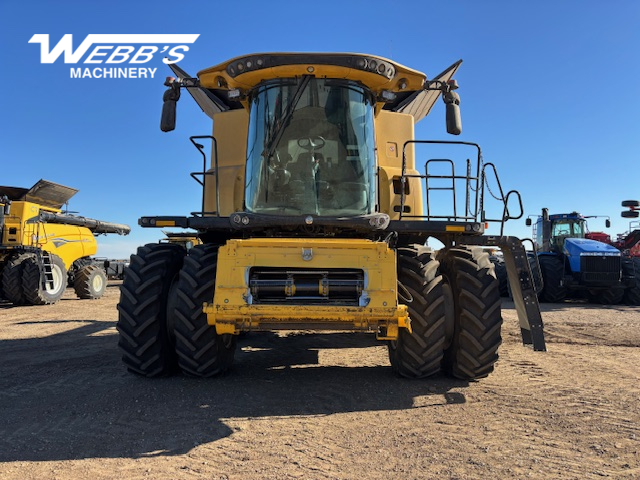 2021 New Holland CR9.90Z Combine