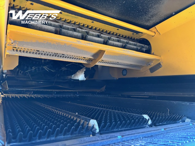 2021 New Holland CR9.90Z Combine