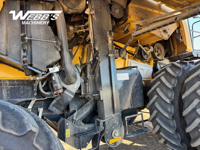 2021 New Holland CR9.90Z Combine