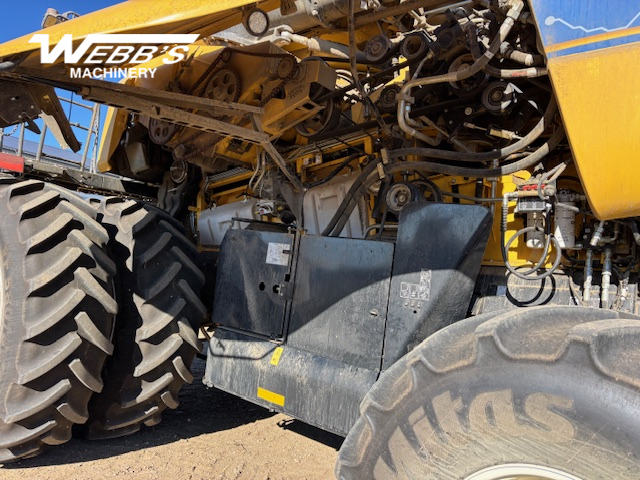 2021 New Holland CR9.90Z Combine
