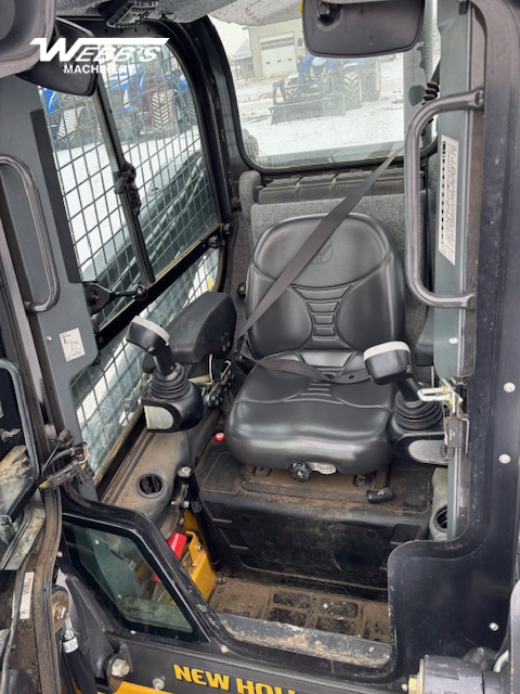 2014 New Holland L220-T4B Skid Steer Loader