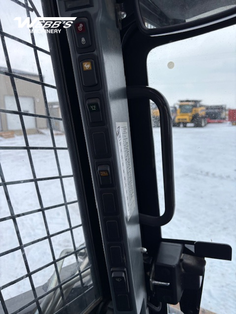 2014 New Holland L220-T4B Skid Steer Loader