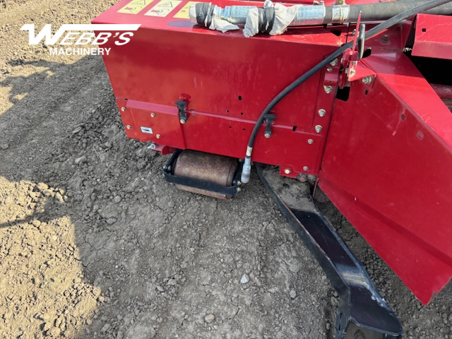 2017 MacDon R85-16 Mower Conditioner/Disc
