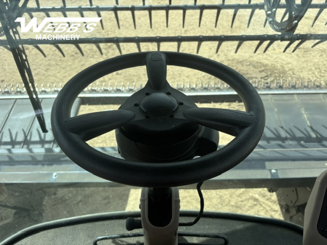2022 MacDon M155E4 Windrower
