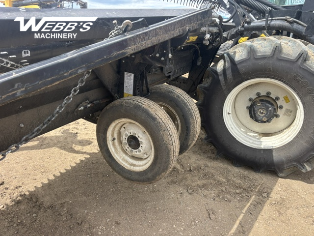 2022 MacDon M155E4 Windrower