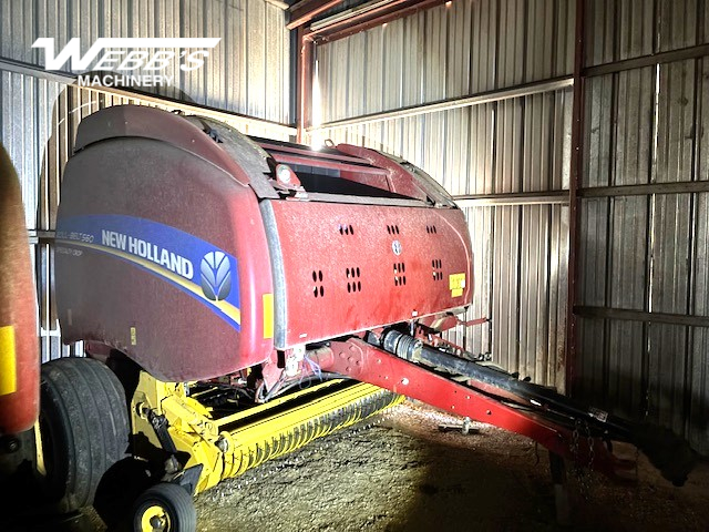 2014 New Holland Rollbelt 560 Baler/Round