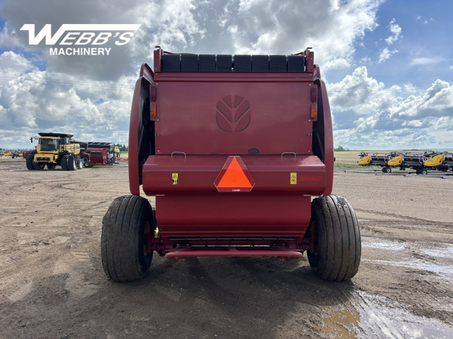 2014 New Holland Rollbelt 560 Baler/Round