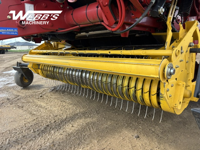 2014 New Holland Rollbelt 560 Baler/Round