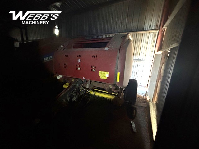 2014 New Holland Rollbelt 560 Baler/Round