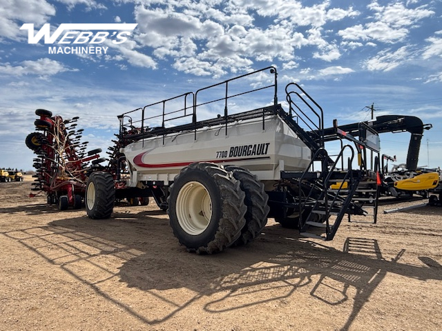 2014 Bourgault 3320,76HF/7700 Drill