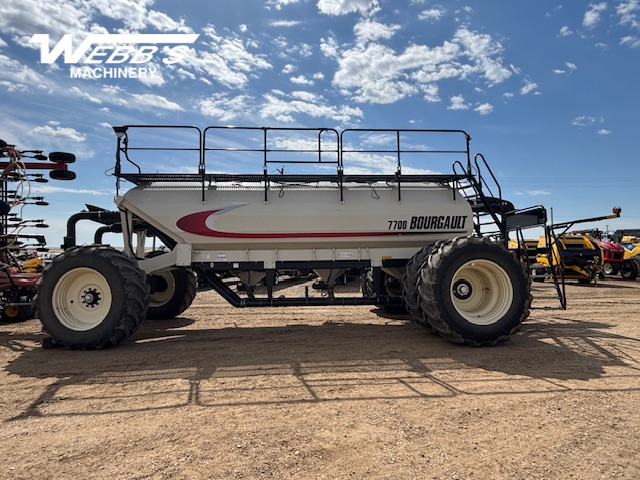 2014 Bourgault 3320,76HF/7700 Drill