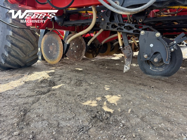 2014 Bourgault 3320,76HF/7700 Drill