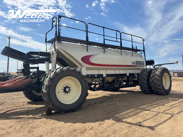 2014 Bourgault 3320,76HF/7700 Drill