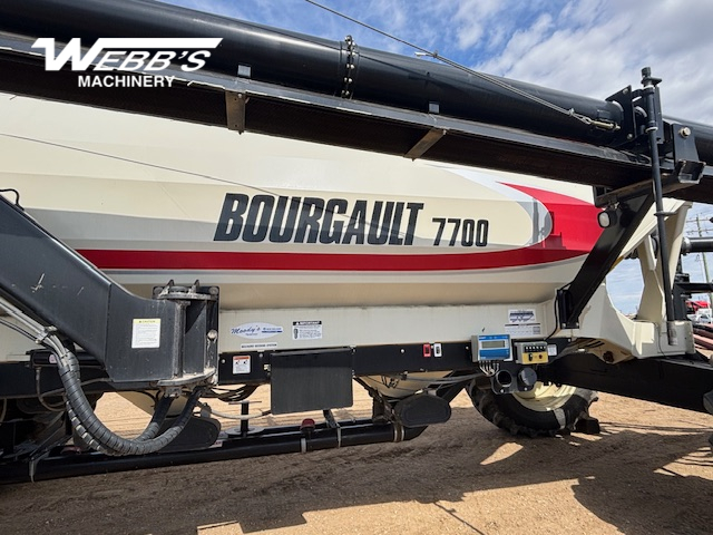 2014 Bourgault 3320,76HF/7700 Drill