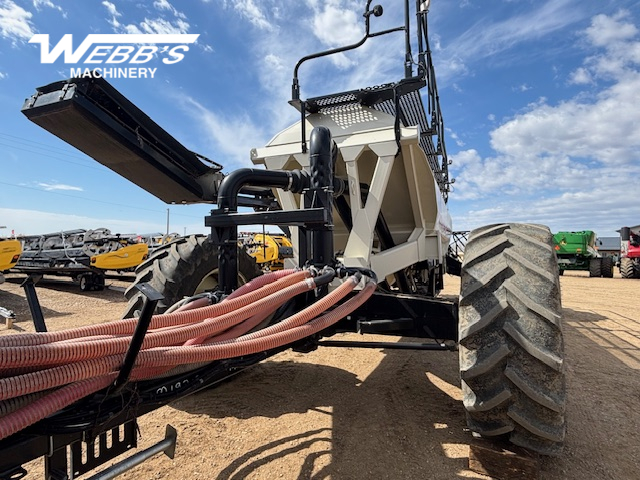 2014 Bourgault 3320,76HF/7700 Drill