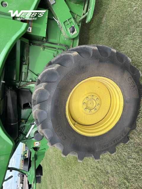 2012 John Deere S670 Combine
