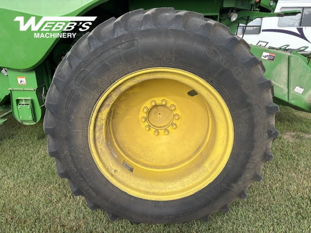 2012 John Deere S670 Combine