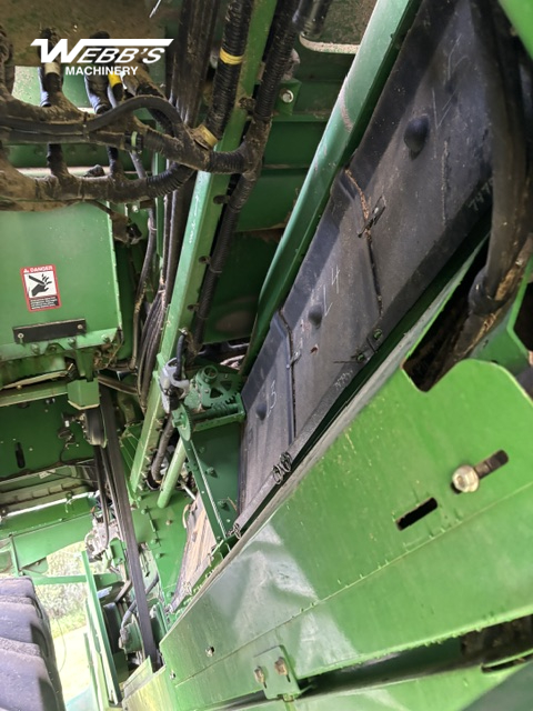 2012 John Deere S670 Combine