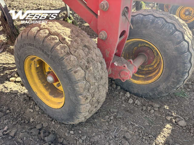 2018 Bourgault 9500-70 Chisel Plow