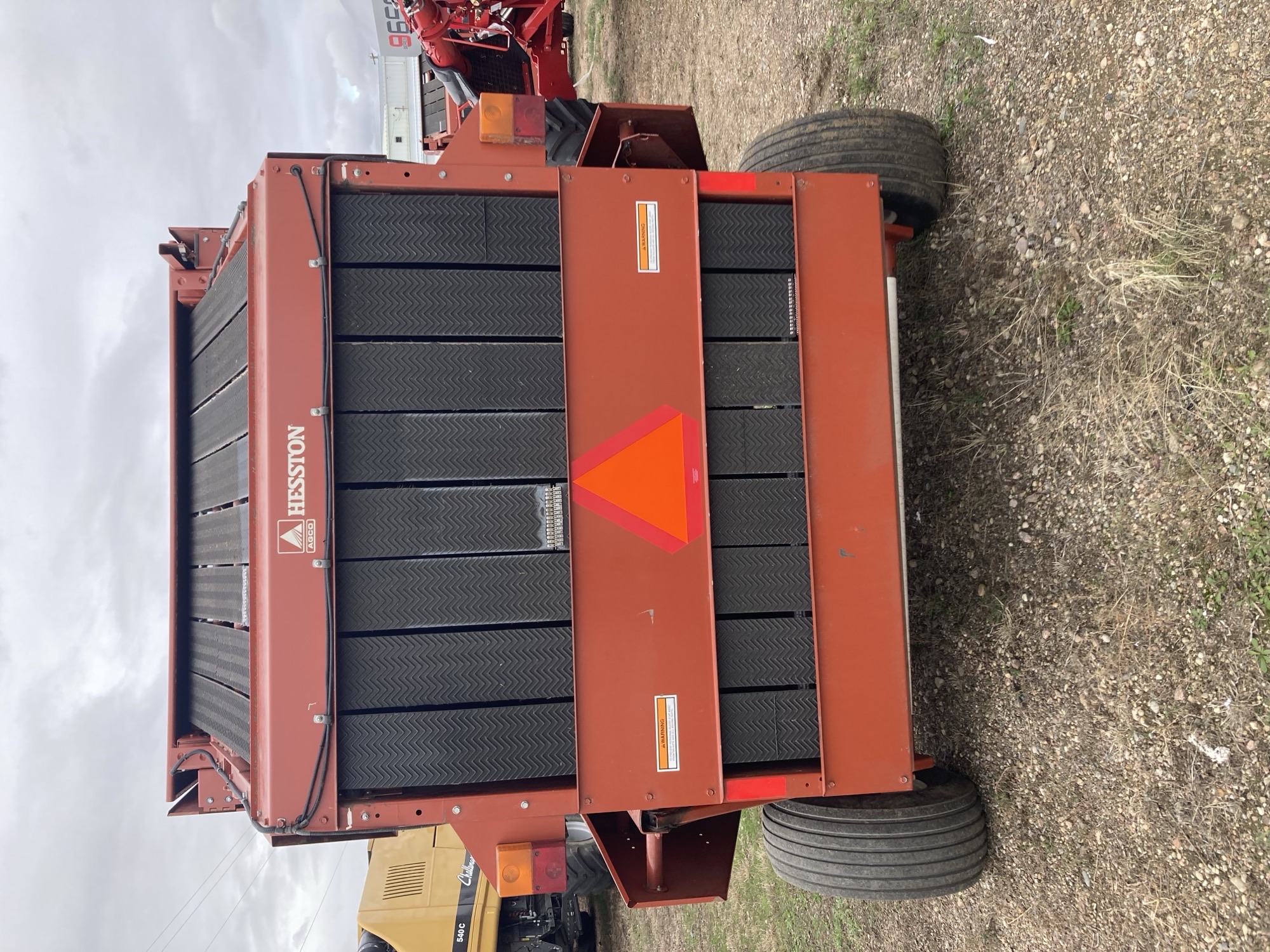 1998 AGCO Hesston 565A Baler/Round