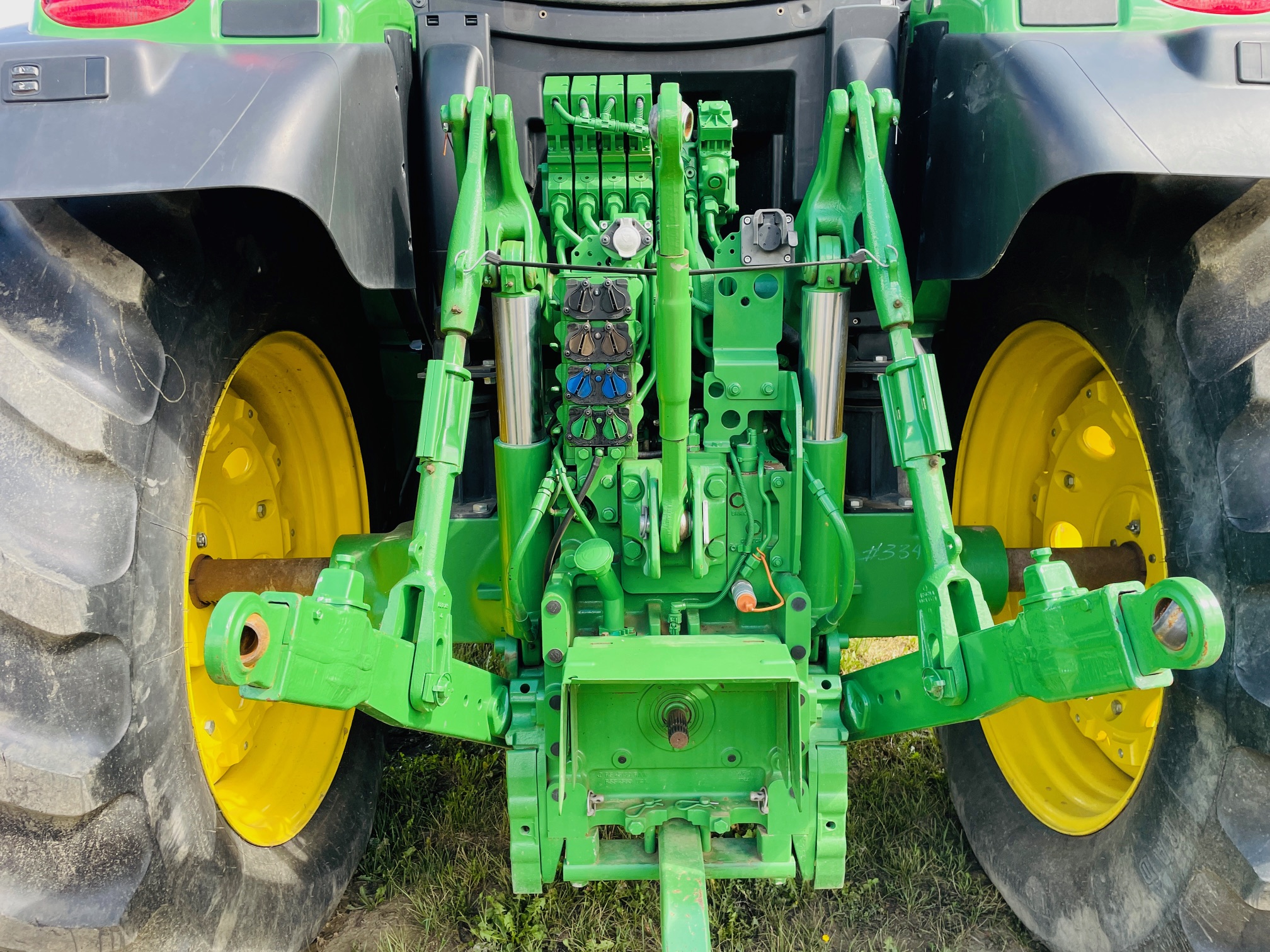 2019 John Deere 6175R Tractor