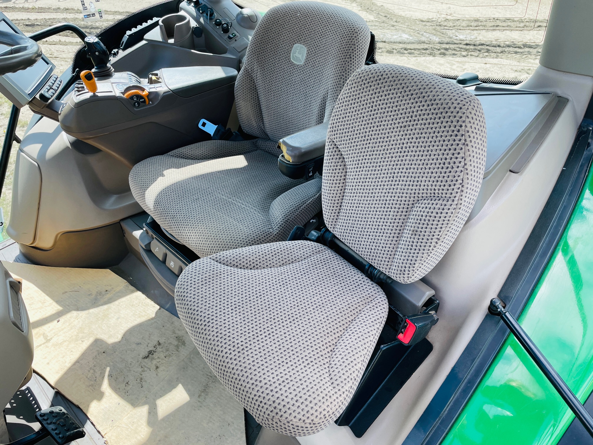2019 John Deere 6175R Tractor